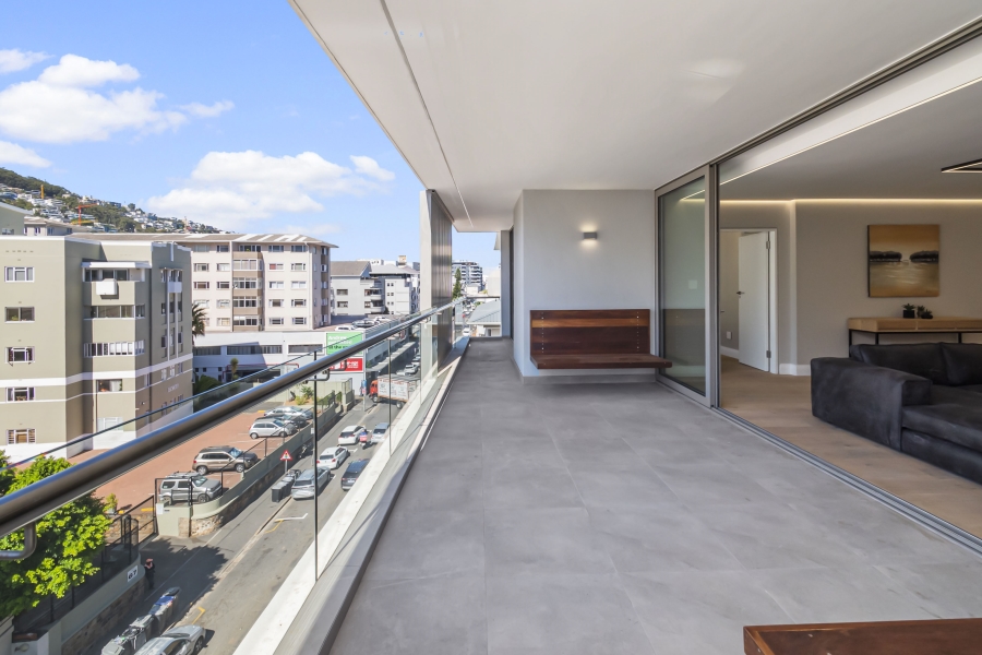To Let 4 Bedroom Property for Rent in Sea Point Western Cape